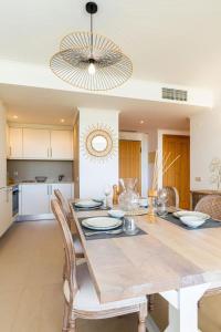 Snazzy Varandas do Castelo One-Bedroom Apartment sleeps 2 person