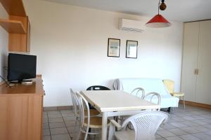 Trilocale a 50mt dal mare di Marcelli - M006