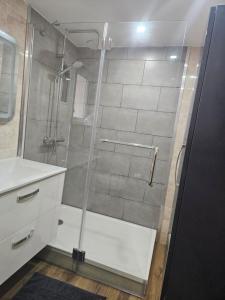 T3 rez-de-chaussée, terrasse, proche stade Vélodrome