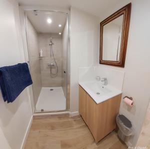 La Coquille Séjour en Duo Confort Maisonnette de bourg à Ouistreham - Situation idéale commerces & plage - Wifi et linge inclus