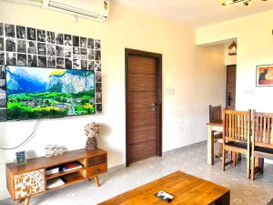 Romantic 2BHK Mangrove View Apartment - Private Stay for Couples and Families in Candolim
