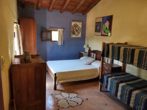 Casa Amarilla