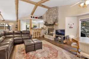 Modern Relaxation at Castle Glen Gem Big Bear Lake