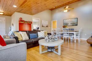 Less Than 1 Mi to Dtwn Ogunquit! Coastal Family Retreat