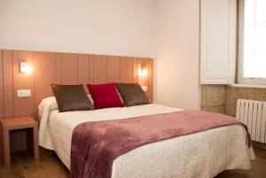 Linares Rooms Santiago - Сан-Роман