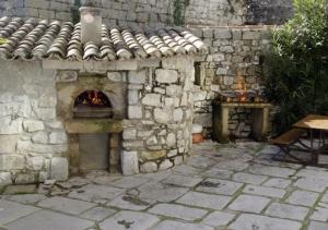 Mas St-Alban gîte 15 personnes -8 chambres