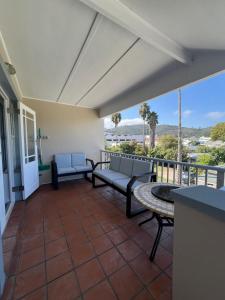 Sunny Side Apartment