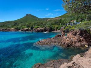 Studio Climatisé Proche Plage et Commerces avec Balcon, Wi-Fi et Parking - FR-1-466A-16