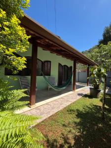 Casa verde Ubatuba ao lado da praia da Enseada e Santa Rita