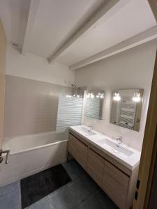 Spacieux T3 rénové Grand Jardin Parking Clim