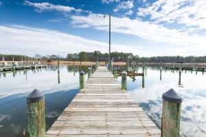 Grays Inn Creek Waterfront Pvt Dock Kayaks & View