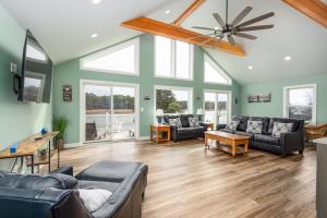 Grays Inn Creek Waterfront Pvt Dock Kayaks & View