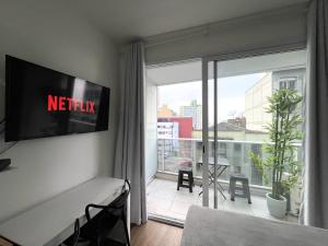 Moderno c ar condicionado, piscina e academia