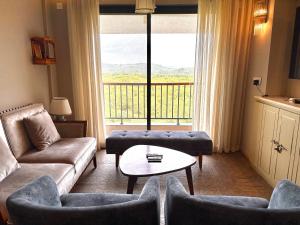 Lavish 2BHK Apartment with Mangrove View - Near Candolim Beach