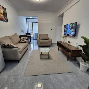 Golden Mango Heights - Urban Family Suite - One Bedroom Apartment - Restaurant, Workspace, City Views, Fast WiFi, Sauna, Fitness Facilities, Secure Parking And Kids Play Area