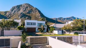 The Ocean Breeze Haven