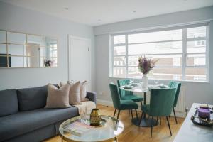 Art deco 1BR apartment in popular Chelsea area