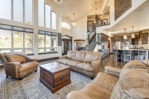 Hot Tub and Games Galore! Colorado Springs Retreat