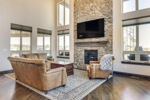 Hot Tub and Games Galore! Colorado Springs Retreat