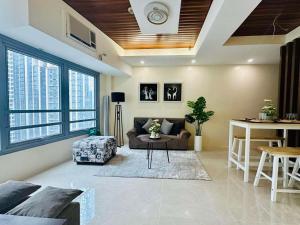 Studio in Eastwood City with Free Pool, Parking & Netflix
