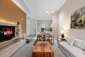 Sunny Resort - 5 Stars 1BD Unit on Beach w Oceanview