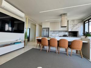 Frente Mar Sanluzzi - Bellagio Home Apto para 6 pessoas na Praia de Palmas