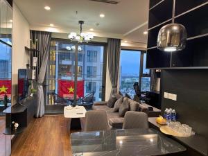 Hommit - Căn hộ View hồ 2 phòng ngủ, 2 vệ sinh, Masteri B- Vinhomes Smartcity