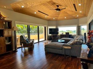 Elegant Wailea Getaway