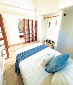 Modern Luxe Playacar Villa - steps to beach - private pool