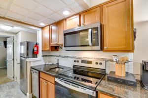 Wildwood Condo with Community Pool Walk to Beach!