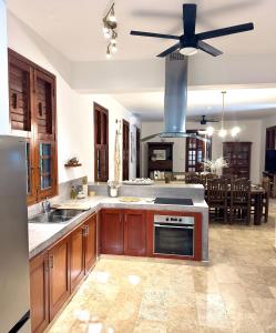 Modern Luxe Playacar Villa - steps to beach - private pool