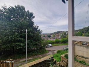 Chestnut Lodge - a woodland escape near the city!