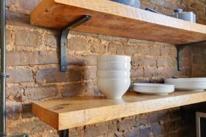 Convenient Couples Retreat in Dtwn Marshall!