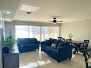 Casa M - Private Beach near Papas n Beer!