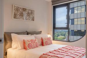 Melbournes Best Location Plus Epic Views with Custom Bnb Hosting