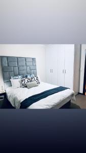 Modern 1Bedroom Apartment in Jackal Creek Golf Estate with Pool