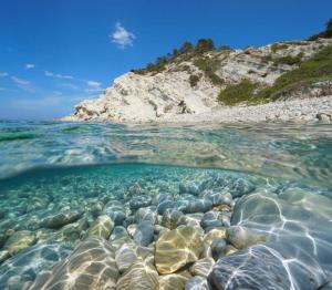 Steps to Arenal Beach - 4BR Home, Pool, Garage & BBQ