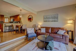 EagleVail Getaway -Ski Golf and Relax in Hot Tub