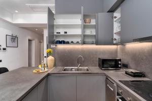 Radical Retreat - 2BR, Exarcheia