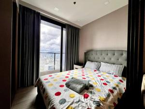 52nd Fl Apt with Desk Pool and Gym MRT 200m Away