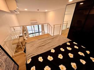 High Floor Loft with Pool and Gym