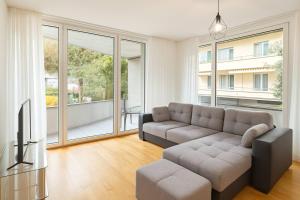 Montchoisi 1 bedroom Near Gare Ouchy Smart Lock