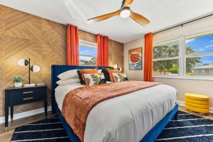 Luxury Villa - 5 BR Heated Pool 5 Min to Beaches