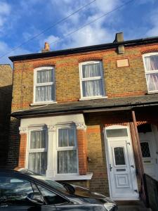 New! Sleek & Spacious 4BR with Parking