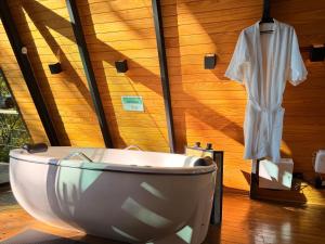 Chalés Villa Alecrim COM HIDROMASSAGEM E AR CONDICIONADO by HospedaHost