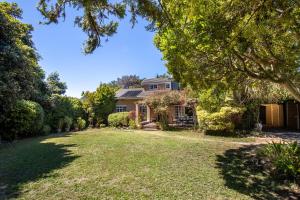 Constantia Getaway with Pool & Garden Near Wine Farms & Nature Trails