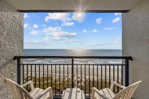 Beautifully Updated Direct Oceanfront King Suite - Monterey Bay 1035 - Sleeps 6 Guests!