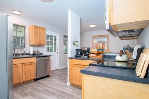 JAX Getaway Sun & Private Pool Pets & Family Fun