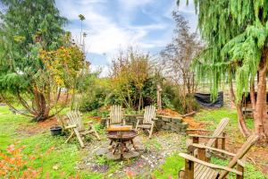 3 Blocks to Dtwn! Cozy Sedro-Woolley Retreat!