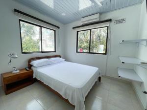 Plaza Blanca 2 cabaña en el Santorini Colombiano